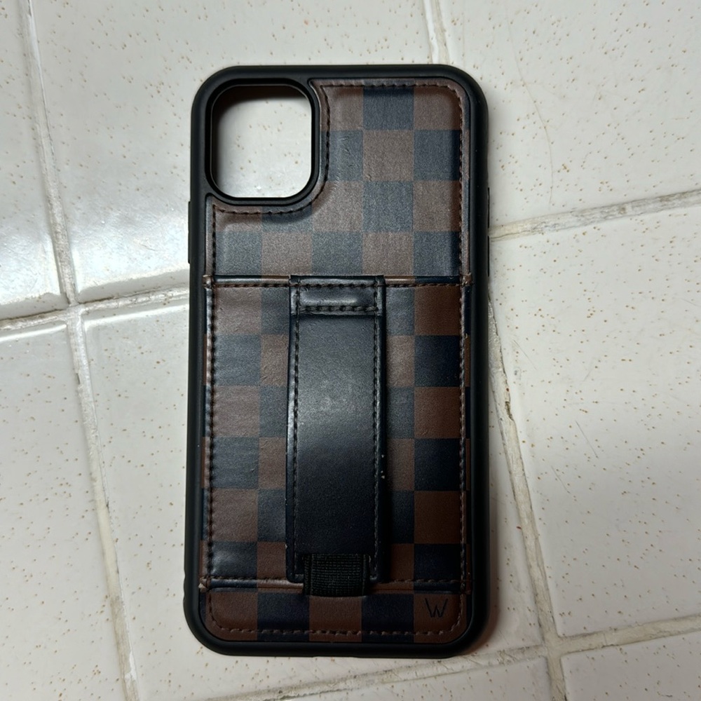 iPhone 11 walli case
